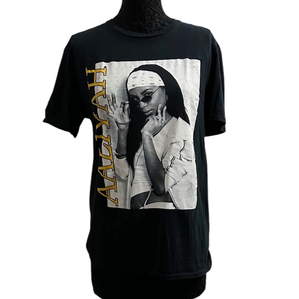 Aaliyah Vintage-Inspired Graphic Short Sleeve Tee